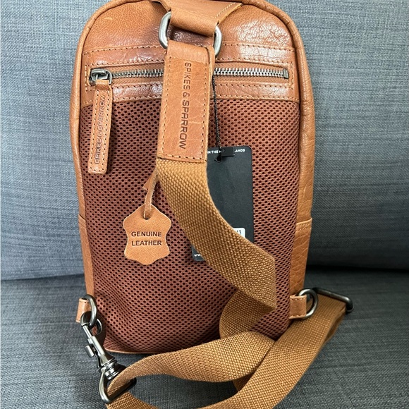 NWT JACK GEORGES INC UNISEX SLIM ZIPPERED CROSSBODY BAG LEATHER